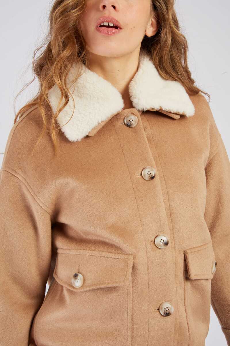 CHAQUETA CORTA REPUBLIQUE COLOR BEIGE 3